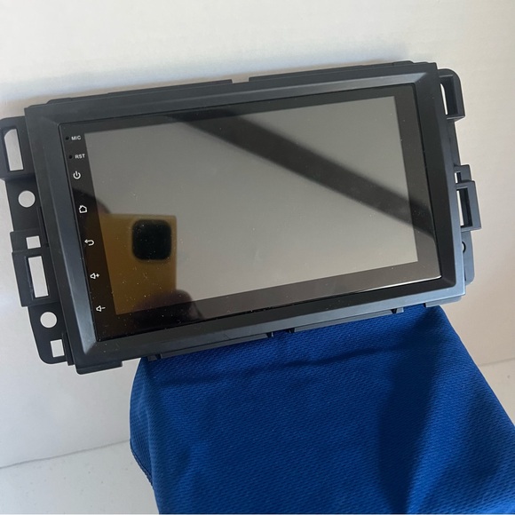 Android car radio 8 inch Chevy Silverado, Tahoe, and others 2006 body style - Picture 2 of 11